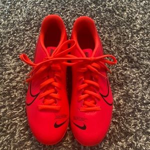 New Nike soccer cleats kids size 3Y